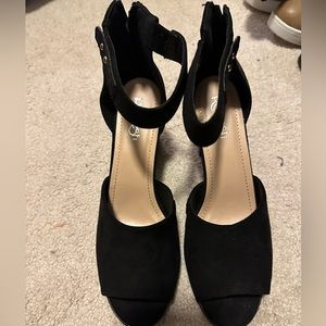 Black heels brand new